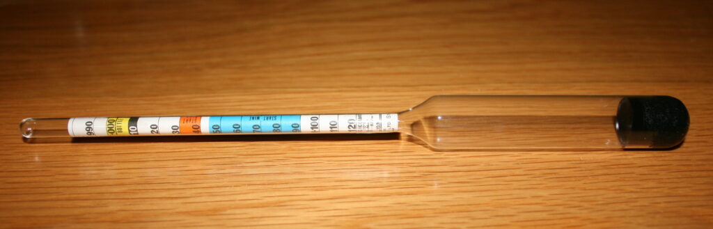 Hydrometer to measure sugar in mead